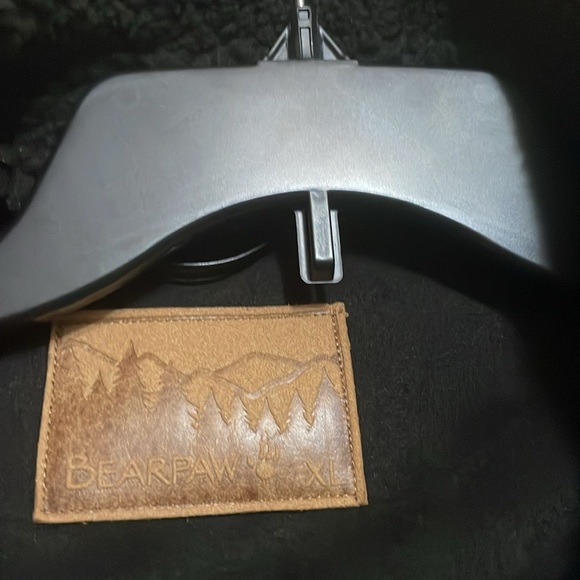 - Bear paw ladies jacket - Picture 4 of 5